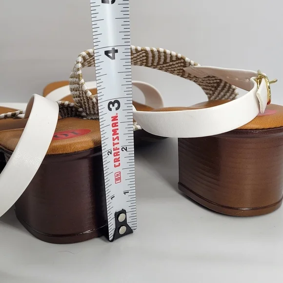 Italian Shoemakers Infamous White Brown Aztec Sandals Women’s 10 Low Heels NWOB - Picture 6 of 9